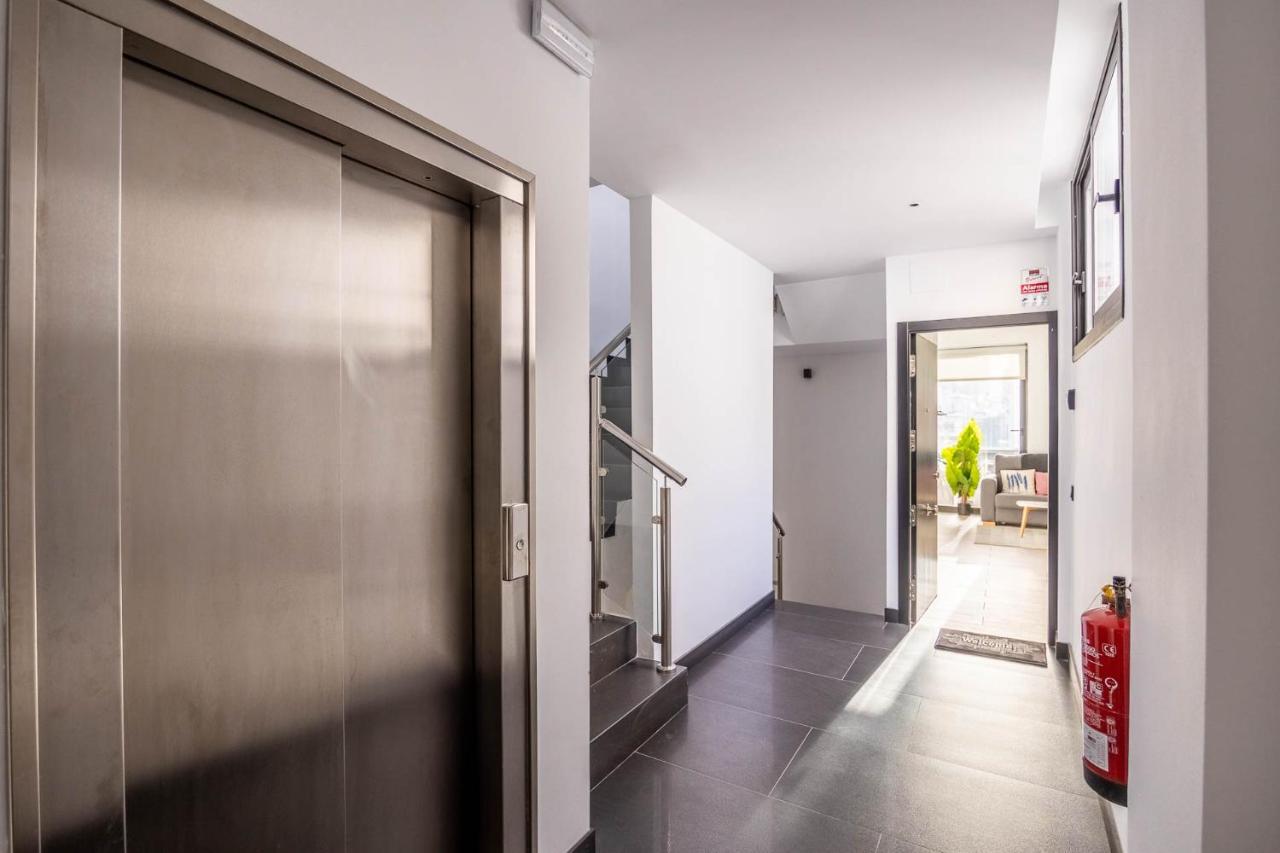 Nervion Suites 1 - Vacacional Sevilla Buitenkant foto
